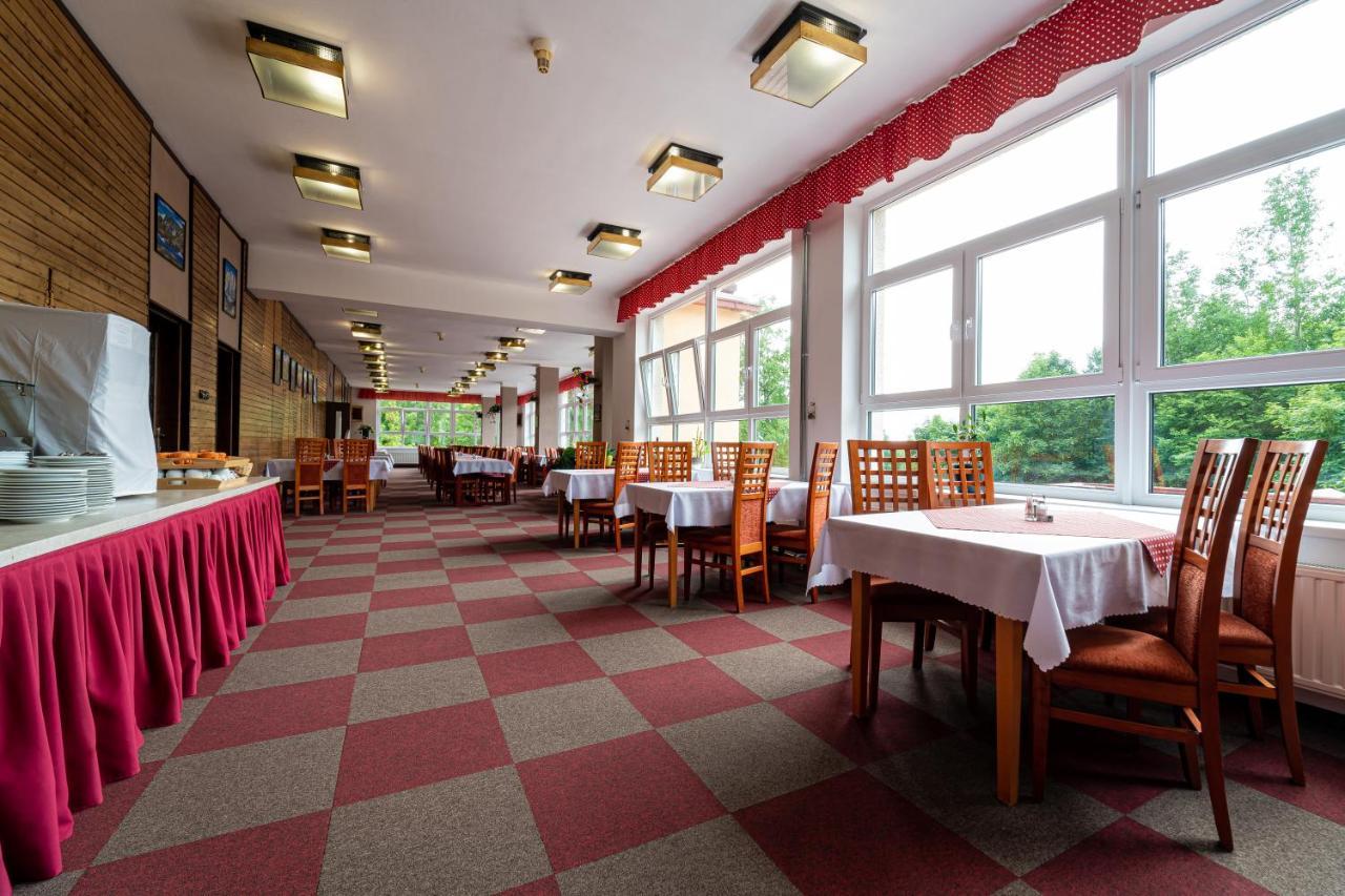 Hotel Sasanka Tatranská Lomnica Exteriör bild